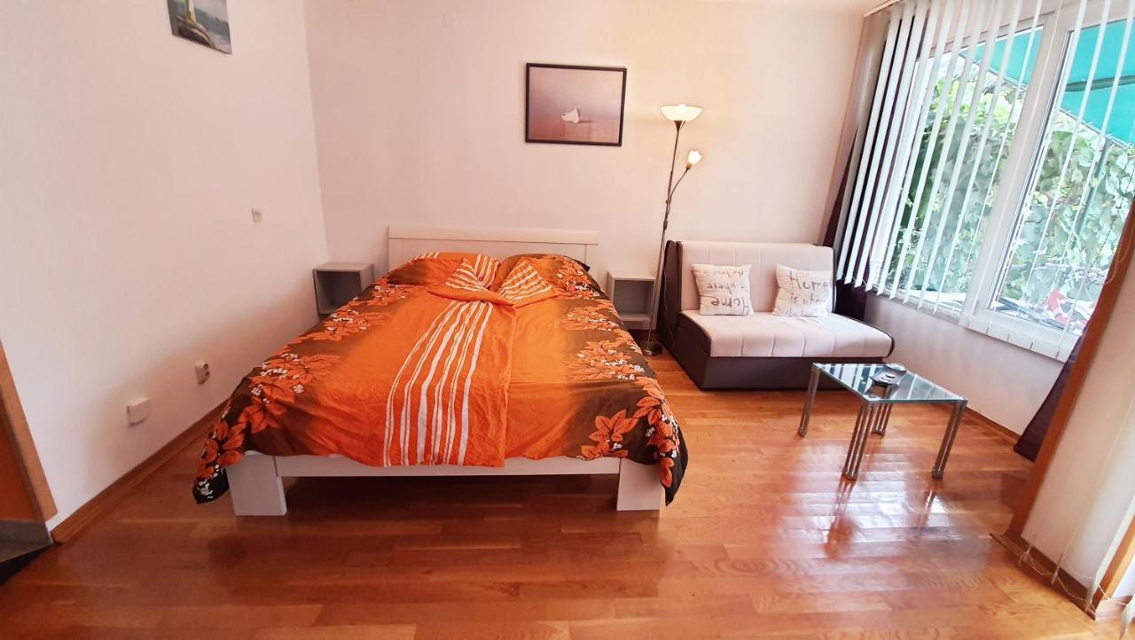 Studio Apartment Judy Ровинь Экстерьер фото